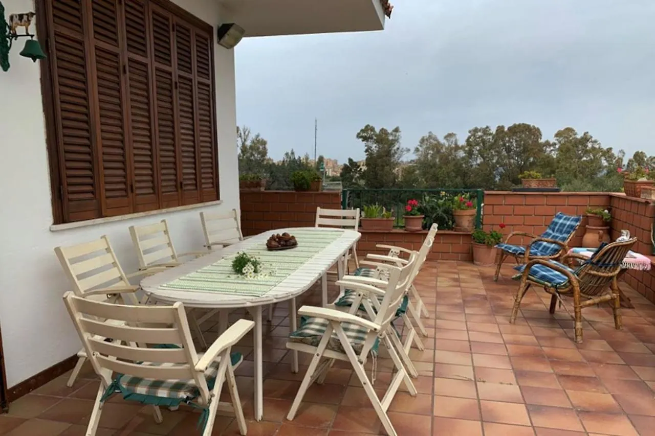 Casa Vacanza Nell'Orto Термини-Имерезе 0*,